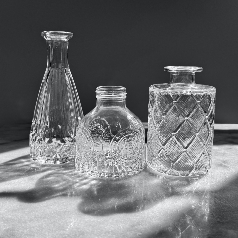 Gorgeous Set 3 Vintage Style Clear Glass Bud Vases Tufted Diamond Decor Embossed - Picture 3 of 14